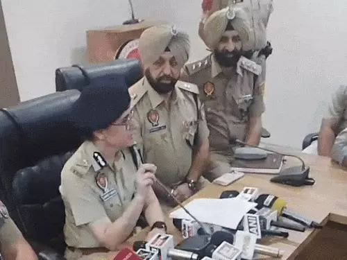 ਜਲੰਧਰ ਜਵੈਲਰ ਡਕੈਤੀ ਦੇ ਮੁਲਜ਼ਮਾਂ ਦੀ ਨਵੀਂ ਸੀਸੀਟੀਵੀ ਫੁਟੇਜ ਆਈ ਸਾਹਮਣੇ, ਅਪਰਾਧਿਕ ਰਿਕਾਰਡ-ਰਿਕਵਰੀ ‘ਤੇ ਸੀਪੀ ਬੋਲੇ….