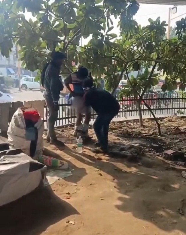 ਨਸ਼ੇ ਦੀ ਦਲਦਲ ‘ਚ ਫਸੇ ਨੌਜਵਾਨ, ਸ਼ਰੇਆਮ ਗੁਪਤ ਅੰਗ ‘ਚ ਲਾ ਰਹੇ ਹਨ ਨਸ਼ੇ ਦਾ ਟੀਕਾ