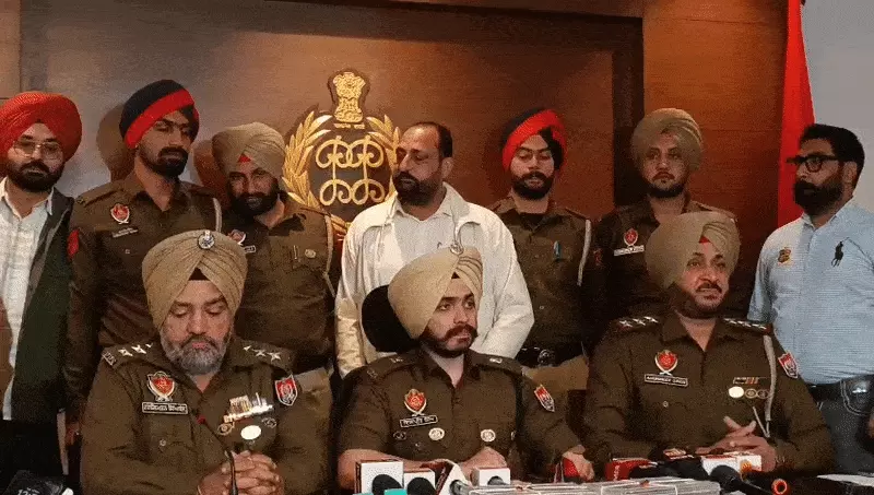 ਪੰਜਾਬੀ ਅਦਾਕਾਰ ਦੇ ਗਹਿਣਿਆਂ ਦੇ ਸ਼ੋਅਰੂਮ ‘ਚ ਚੋਰੀ ਦਾ ਮਾਮਲੇ ‘ਚ ਮੈਨੇਜਰ ਗ੍ਰਿਫ਼ਤਾਰ, ਚਾਰ ਸਾਲਾਂ ਤੋਂ ਦੁਕਾਨ ‘ਤੇ ਕਰ ਰਿਹਾ ਸੀ ਨੌਕਰੀ