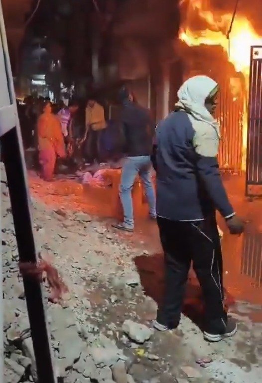 ਦਿੱਲੀ ਦੇ ਸੰਗਮ ਵਿਹਾਰ ਇਲਾਕੇ ‘ਚ ਭਿਆਨਕ ਅੱਗ, 3 ਦੀ ਮੌਤ, ਕਈ ਜ਼ਖਮੀ