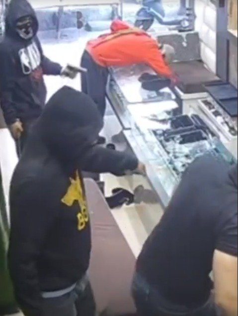 ਜਲੰਧਰ ਜਵੈਲਰ ਡਕੈਤੀ ਮਾਮਲੇ ਦੇ ਤਿੰਨੋਂ ਦੋਸ਼ੀ ਗ੍ਰਿਫ਼ਤਾਰ, ਦਿਨ-ਦਿਹਾੜੇ ਲੁੱਟ ਦੀ ਵਾਰਦਾਤ ਨੂੰ ਦਿੱਤਾ ਸੀ ਅੰਜ਼ਾਮ