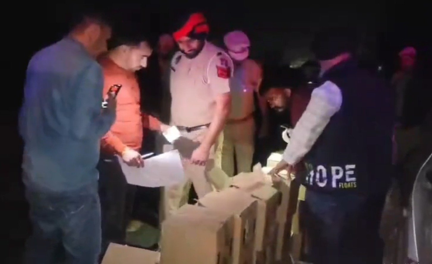 ਐਕਸਾਇਜ਼ ਵਿਭਾਗ ਦੇ ਹੱਥ ਲੱਗੀ ਵਡੀ ਸਫਲਤਾ, 47 ਪੇਟੀਆਂ ਨਜਾਇਜ਼ ਸ਼ਰਾਬ ਸਣੇ 2 ਕੀਤੇ ਕਾਬੂ, ਪੁਲਿਸ ਨੇ ਮਾਮਲਾ ਕੀਤਾ ਦਰਜ