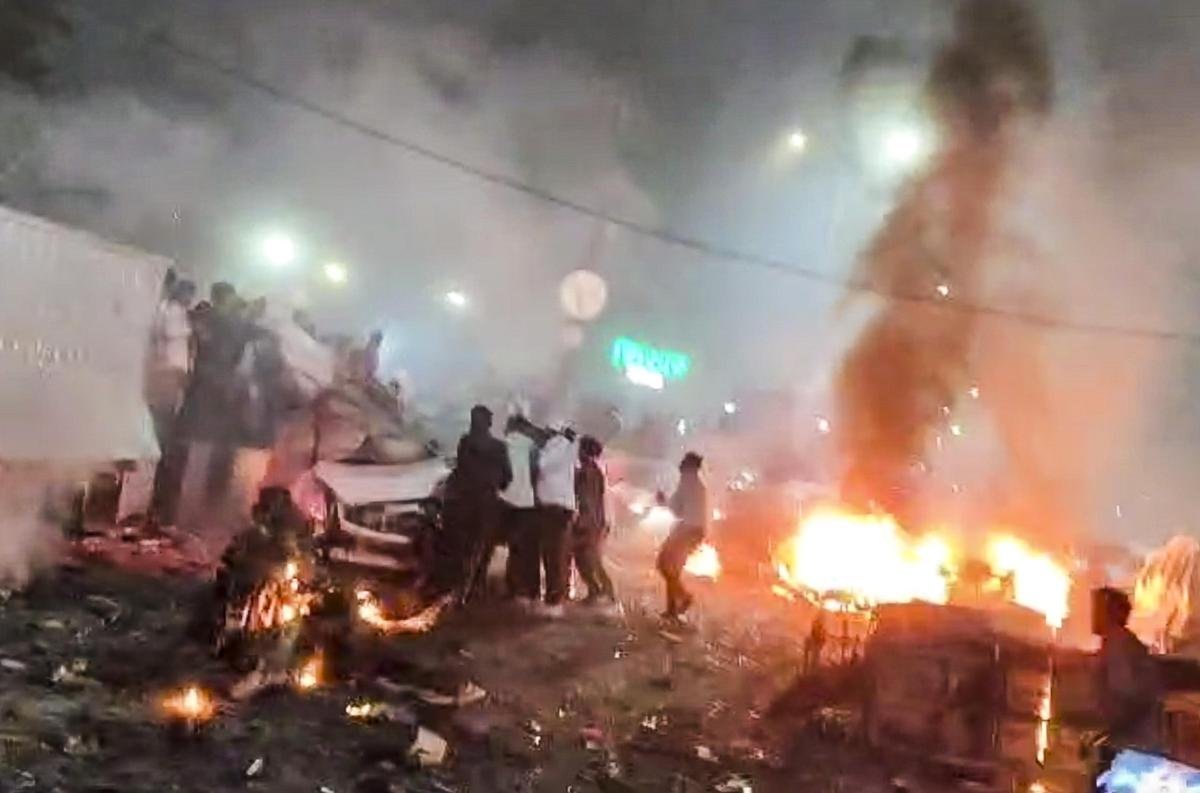 ਲਾਲ ਕਿਲ੍ਹੇ ਧਮਾਕੇ ਤੋਂ ਬਾਅਦ ਗ੍ਰਹਿ ਮੰਤਰੀ ਅਮਿਤ ਸ਼ਾਹ ਨੇ ਬੁਲਾਈ ਉੱਚ ਪੱਧਰੀ ਮੀਟਿੰਗ — ਜਾਂਚ ਤੇਜ਼, ਦਿੱਲੀ High Alert ‘ਤੇ