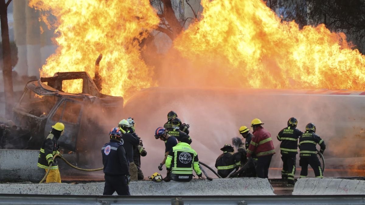 मेक्सिको में ‘डिपार्टमेंटल स्टोर’ में भीषण आग, विस्फोट से 23 लोगों की मौत