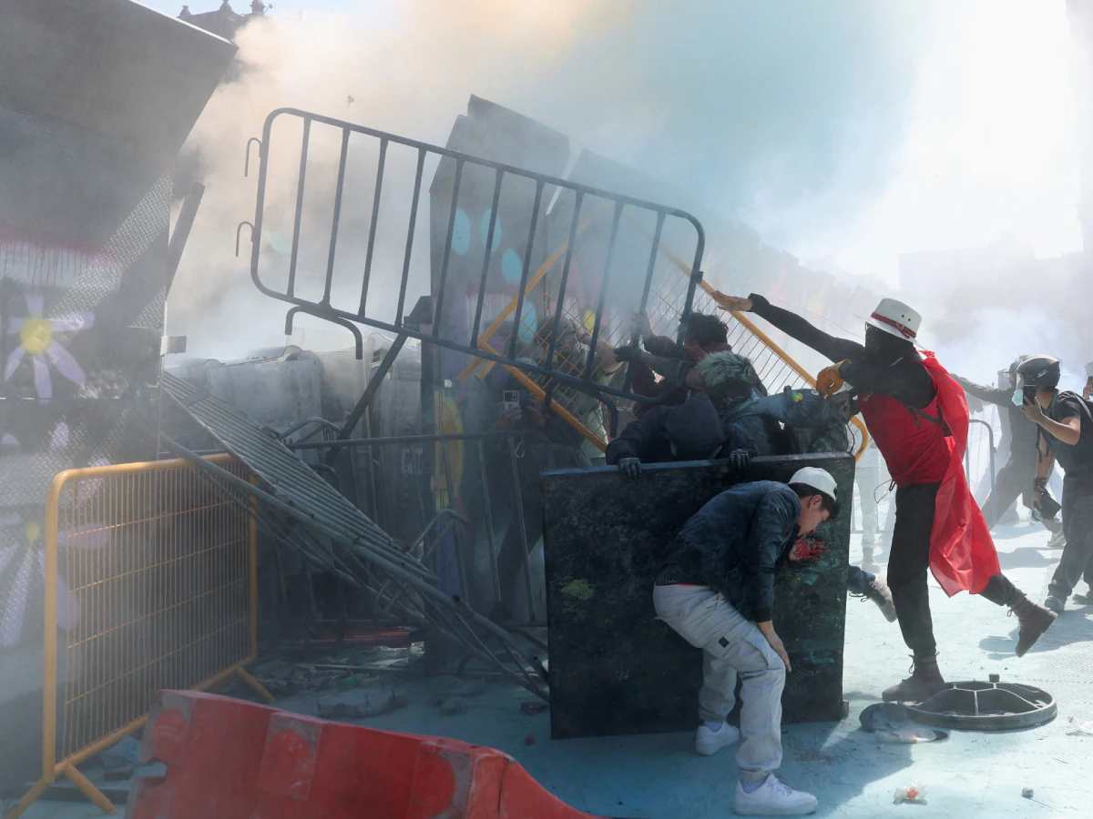 ਅਮਰੀਕਾ ਦੇ ਗੁਆਂਢ ਵਿੱਚ ਮਚ ਗਿਆ ਹੰਗਾਮਾ, ਨੇਪਾਲ ਵਾਂਗ ਦੇਸ਼ ਭਰ ਵਿੱਚ Gen-Z ਦਾ ਵਿਰੋਧ ਪ੍ਰਦਰਸ਼ਨ, ਨਾਰਾਜ਼ੀ ਇਸ ਗੱਲ ਤੋਂ…