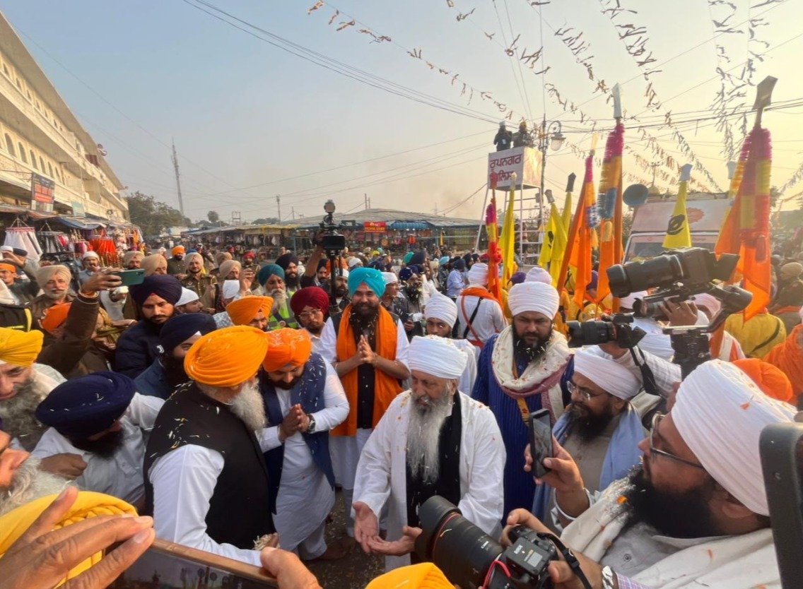 ਵਿਸ਼ਾਲ ਨਗਰ ਕੀਰਤਨ ਦਾ ਅਨੰਦਪੁਰ ਸਾਹਿਬ ਪਹੁੰਚਣ ‘ਤੇ ਕੈਬਨਿਟ ਮੰਤਰੀ ਹਰਜੋਤ ਸਿੰਘ ਬੈਂਸ ਅਤੇ ਲੋਕ ਸਭਾ ਮੈਂਬਰ ਮਲਵਿੰਦਰ ਸਿੰਘ ਕੰਗ ਵਲੋਂ ਭਰਵਾਂ ਸਵਾਗਤ