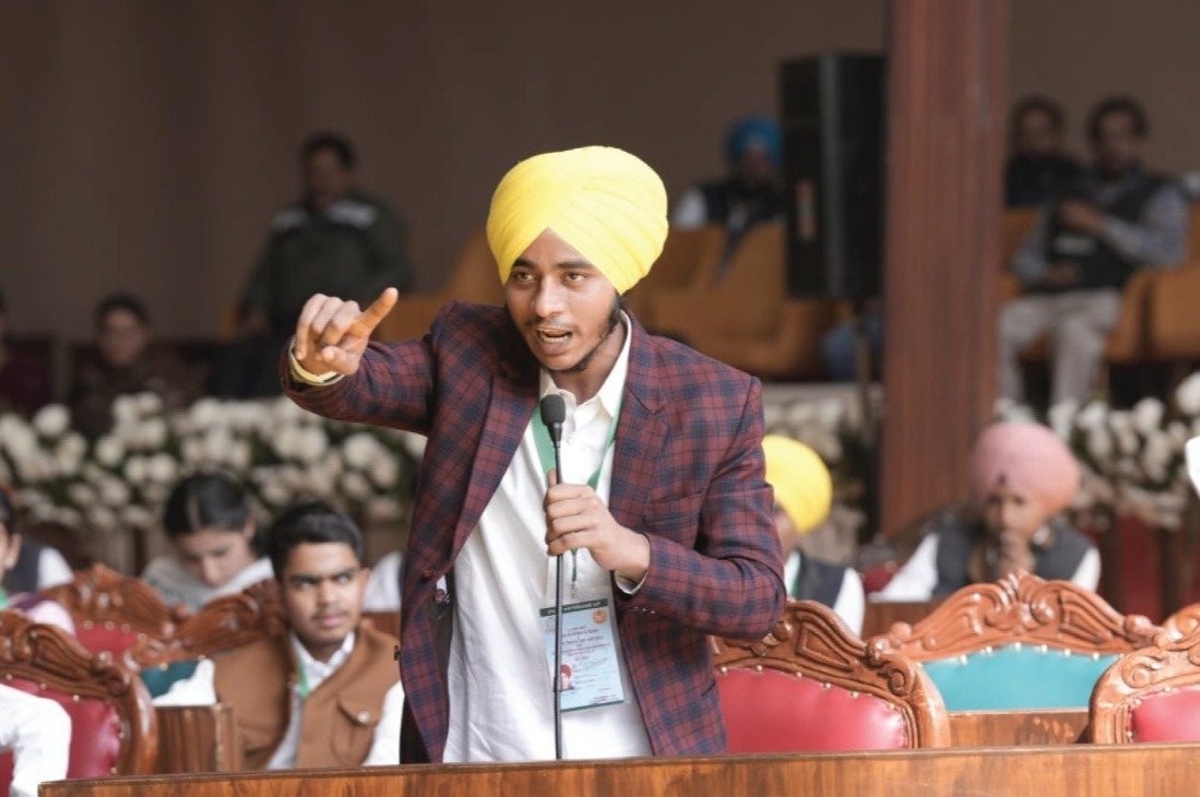 ਸੰਵਿਧਾਨ ਦਿਵਸ ਮੌਕੇ ਸ੍ਰੀ ਆਨੰਦਪੁਰ ਸਾਹਿਬ ਵਿਖੇ ਮੌਕ ਸੈਸ਼ਨ, ਵਿਦਿਆਰਥੀ ਬਣੇ ਮੁੱਖ ਮੰਤਰੀ-ਮੰਤਰੀ ਤੇ ਵਿਧਾਇਕ