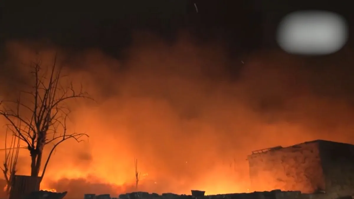 ਦਿੱਲੀ: ਰਿਠਾਲਾ ਮੈਟਰੋ ਸਟੇਸ਼ਨ ਨੇੜੇ 500 ਝੌਂਪੜੀਆਂ ਸੜੀਆਂ, ਇੱਕ ਵਿਅਕਤੀ ਦੀ ਮੌਤ, ਬੱਚਾ ਜ਼ਖਮੀ