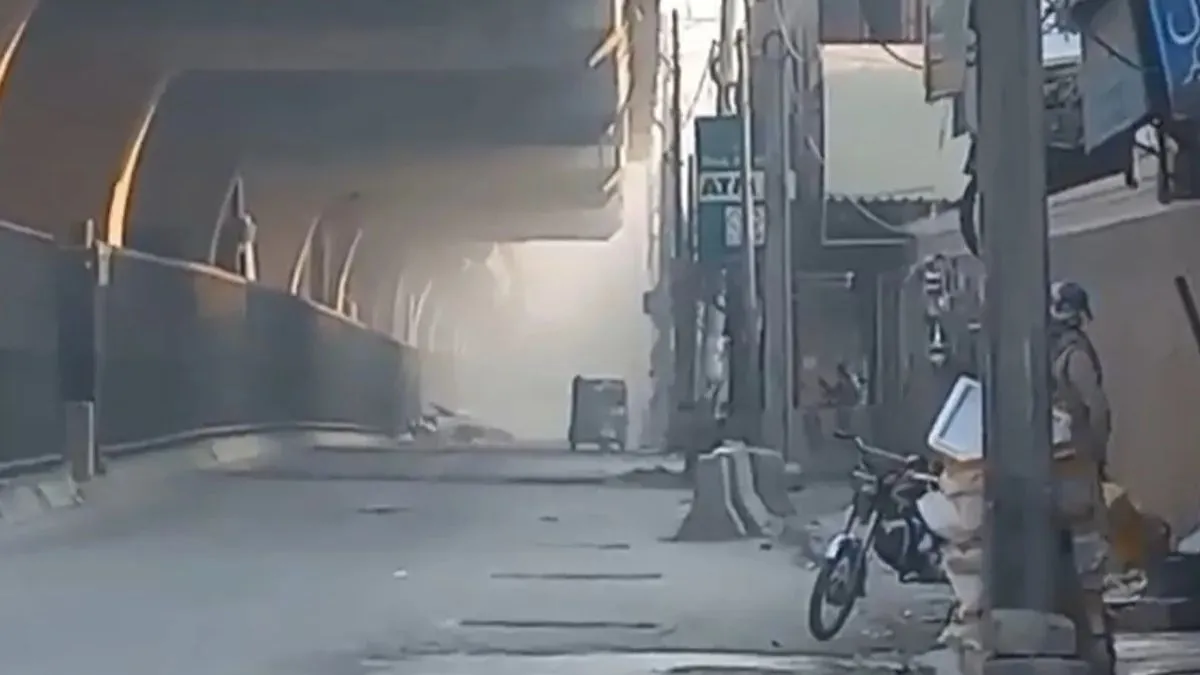 Breaking News: ਪੇਸ਼ਾਵਰ ਵਿੱਚ ਪੁਲਿਸ ਹੈੱਡਕੁਆਰਟਰ ‘ਤੇ ਭਿਆਨਕ ਹਮਲਾ ; ਕਈ ਧਮਾਕੇ ਅਤੇ ਗੋਲੀਬਾਰੀ, ਦੋ ਅੱਤਵਾਦੀ ਮਾਰੇ