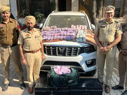 ਮੋਹਾਲੀ ਪੁਲਿਸ ਨੇ 9.88 ਕਰੋੜ ਦੀ ਨਕਲੀ ਕਰੰਸੀ ਬਰਾਮਦ ਕੀਤੀ, ਹਰਿਆਣਾ ਦੇ ਦੋ ਨੌਜਵਾਨ ਗ੍ਰਿਫ਼ਤਾਰ