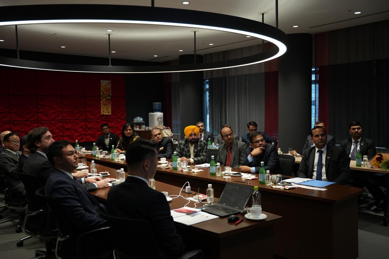 ਮੁੱਖ ਮੰਤਰੀ ਭਗਵੰਤ ਮਾਨ ਦੇ ਜਪਾਨ ਦੌਰੇ ਦਾ ਚੌਥਾ ਦਿਨ: ਜਪਾਨੀ ਉਦਯੋਗਪਤੀ ਪੰਜਾਬ ਵਿੱਚ ਨਿਵੇਸ਼ ਲਈ ਉਤਸ਼ਾਹਿਤ