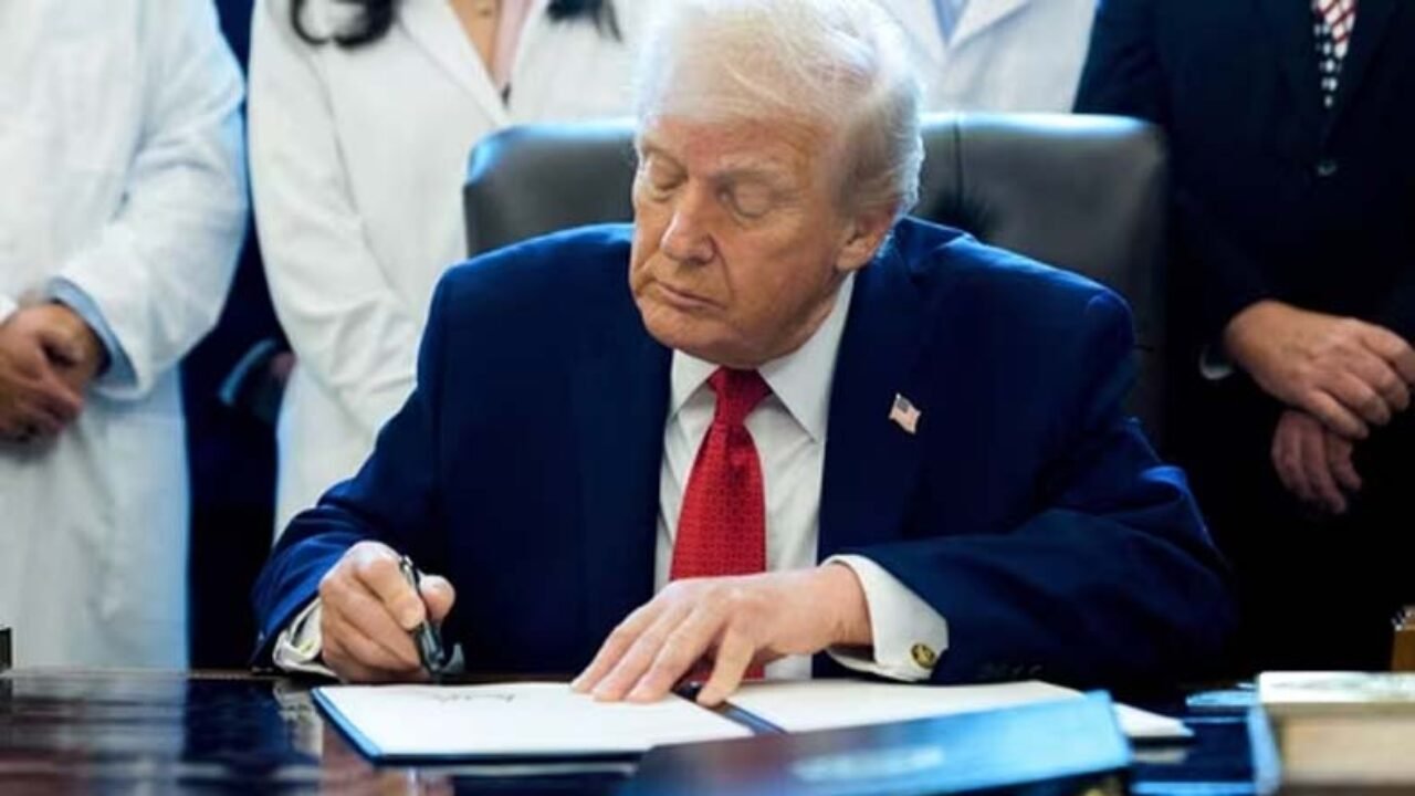 ਅਮਰੀਕਾ ਨੇ ਗ੍ਰੀਨ ਕਾਰਡ ਲਾਟਰੀ(DV1) ਪ੍ਰੋਗਰਾਮ ਕੀਤਾ ਮੁਅੱਤਲ, ਸੁੱਰਖਿਆ ਚਿੰਤਾਵਾਂ ਦੱਸੀਆਂ ਗਈਆਂ ਵਜ੍ਹਾ