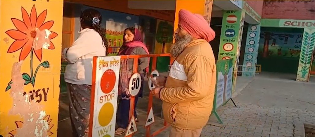 ਪੰਜਾਬ ‘ਚ ਜ਼ਿਲ੍ਹਾ ਪ੍ਰੀਸ਼ਦ-ਬਲਾਕ ਸੰਮਤੀ ਵੋਟਿੰਗ ਖ਼ਤਮ,17 ਦੰਸਬਰ ਨੂੰ ਆਉਣਗੇ ਨਤਾਜੇ