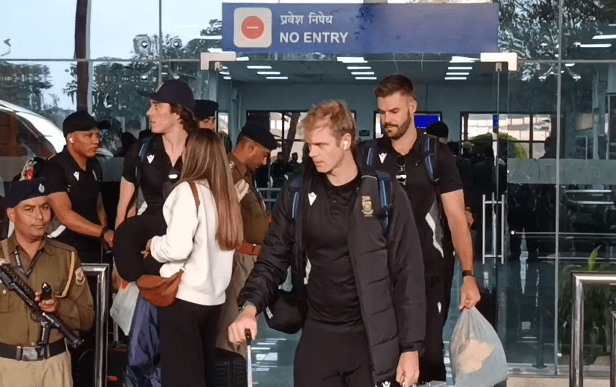 साउथ अफ्रीका की किक्रेट टीम कांगड़ा एयरपोर्ट पहुंची ; भारत और साउथ अफ्रीका मे 14 दिसंबर को होगा टी-20 का मुकाबले