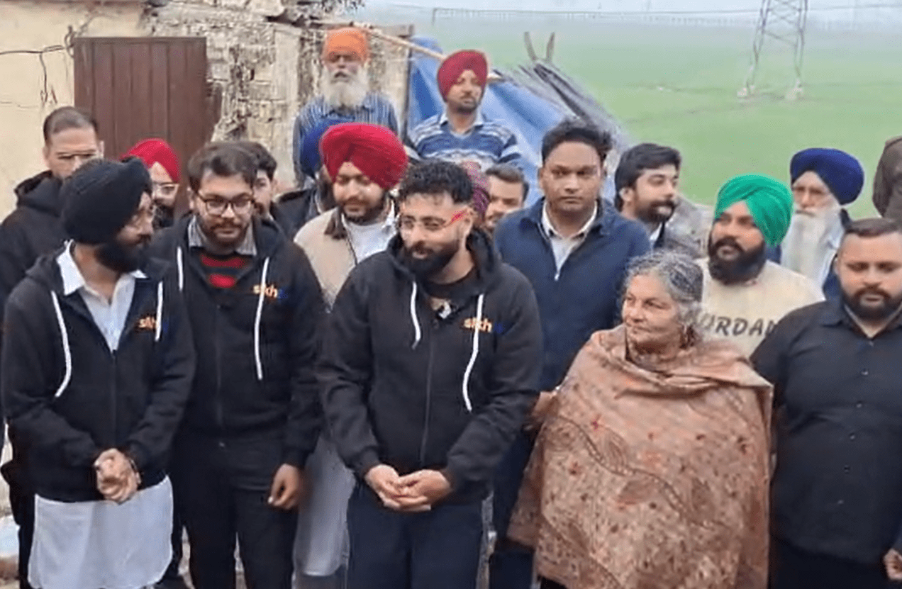 ਪੰਜਾਬੀ ਗਾਇਕ ਬਾਦਸ਼ਾਹ ਨੇ ਹੜ੍ਹ ਪ੍ਰਭਾਵਿਤ ਪਰਿਵਾਰ ਨੂੰ ਨਵੇਂ ਘਰ ਦੀਆਂ ਚਾਬੀਆਂ ਸੌਂਪੀਆਂ