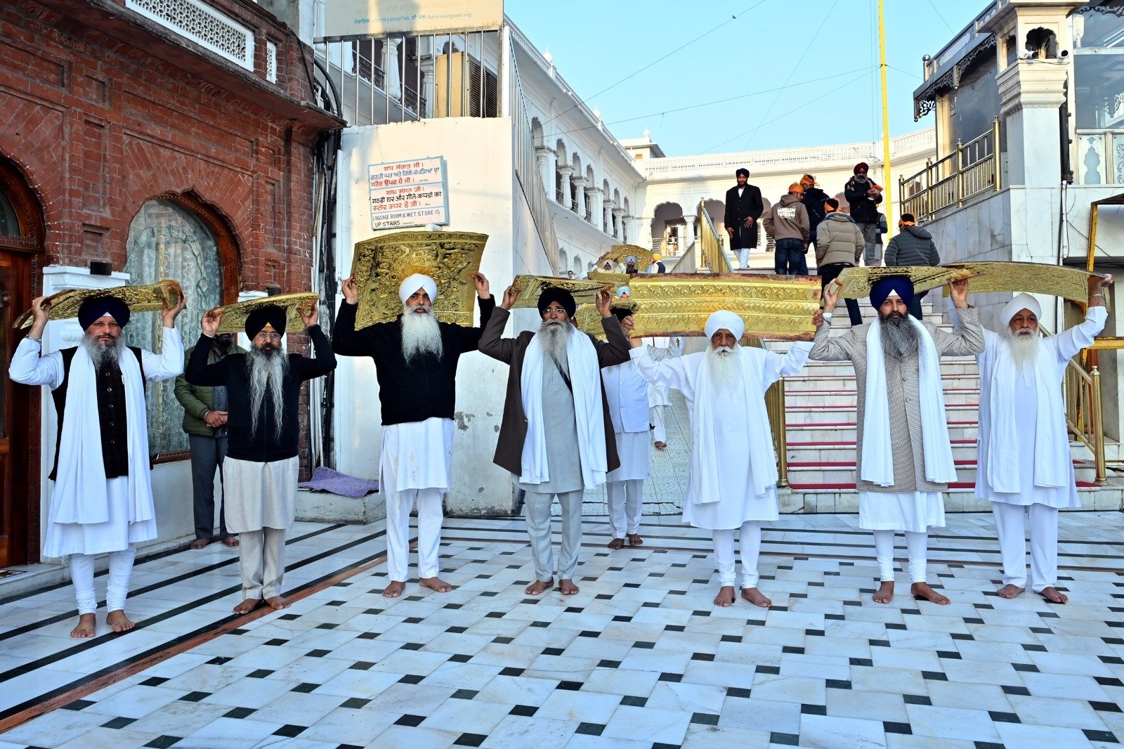 ਸੱਚਖੰਡ ਸ੍ਰੀ ਹਰਿਮੰਦਰ ਸਾਹਿਬ ਵਿਖੇ ਮੁਰੰਮਤ ਮਗਰੋਂ ਲਗਾਏ ਗਏ ਸੋਨੇ ਦੇ ਪੱਤਰੇ