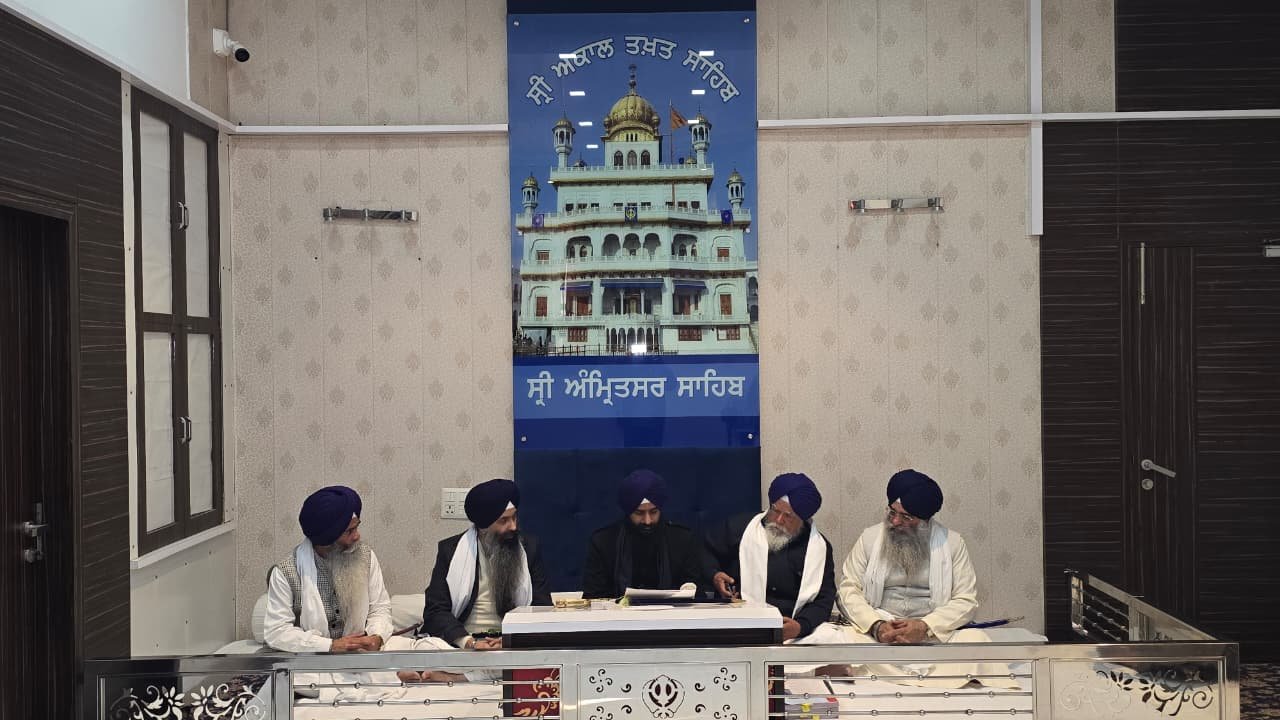 ਪੰਜ ਸਿੰਘ ਸਾਹਿਬਾਨਾਂ ਦੀ ਮੀਟਿੰਗ ਖਤਮ ; ਸਿੱਖ ਮਸਲਿਆਂ ‘ਚ ਸਰਕਾਰ ਅਤੇ ਪੁਲਿਸ ਨਾ ਦੇਵੇ ਦਖਲ : ਜਥੇਦਾਰ ਗੜਗੱਜ