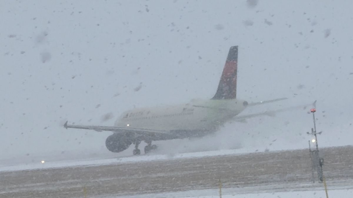 ਅਮਰੀਕਾ ਵਿੱਚ ਵਿੰਟਰ ਸਟੋਰਮ ਡੇਵਿਨ ਤੂਫਾਨ ਦਾ ਕਹਿਰ ਜਾਰੀ ,ਛੁੱਟੀਆਂ ਦੌਰਾਨ ਉਡਾਣਾਂ ਰੱਦ ਤੇ ਦੇਰੀ ਨਾਲ