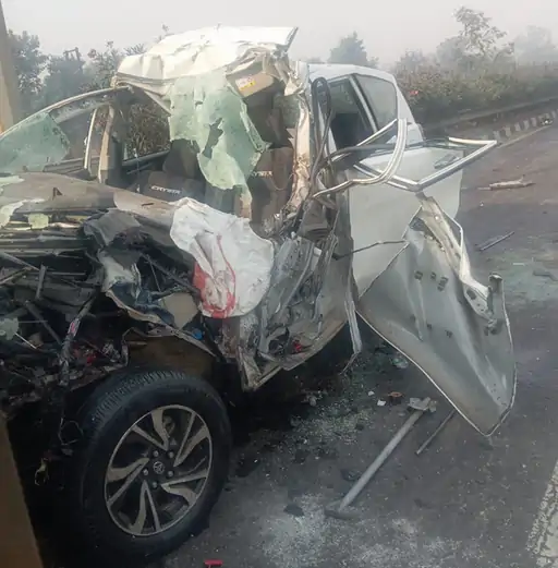 ਧੀ ਨੂੰ ਵਿਦਾਈ ਦੇ ਕੇ ਵਾਪਸ ਆ ਰਹੇ ਮਾਪੇ, ਮਾਸੀ ਦੀ ਮੌਤ, ਇਨੋਵਾ ਕਾਰ ਟਰੱਕ ਨਾਲ ਟਕਰਾਈ