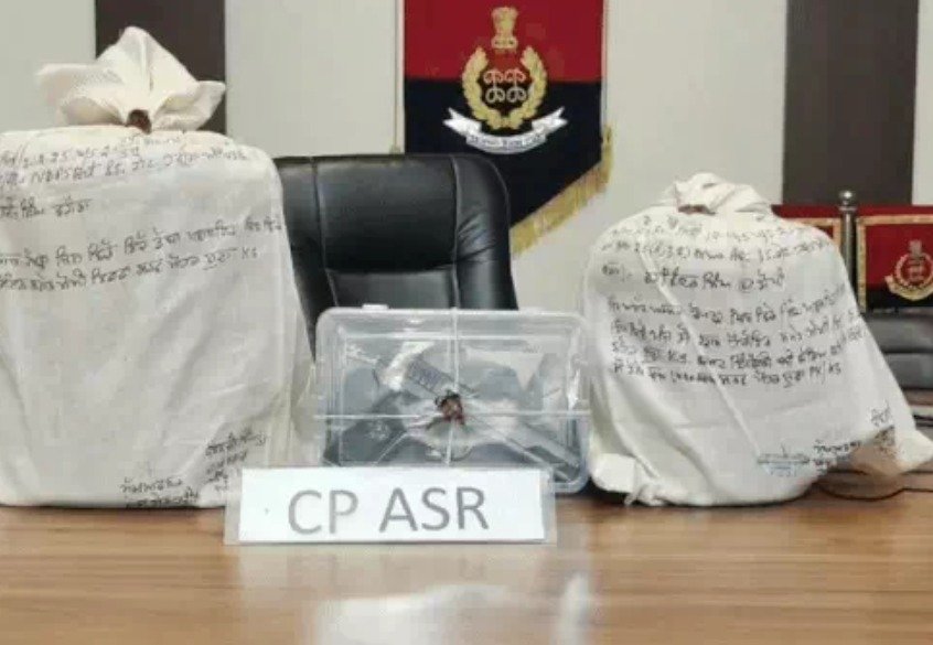 ਪੁਲਿਸ ਹੱਥ ਲੱਗੀ ਵੱਡੀ ਕਾਮਯਾਬੀ, 4.5 ਕਿਲੋਗ੍ਰਾਮ ਹੈਰੋਇਨ  ਸਮੇਤ ਤਿੰਨ ਗ੍ਰਿਫ਼ਤਾਰ