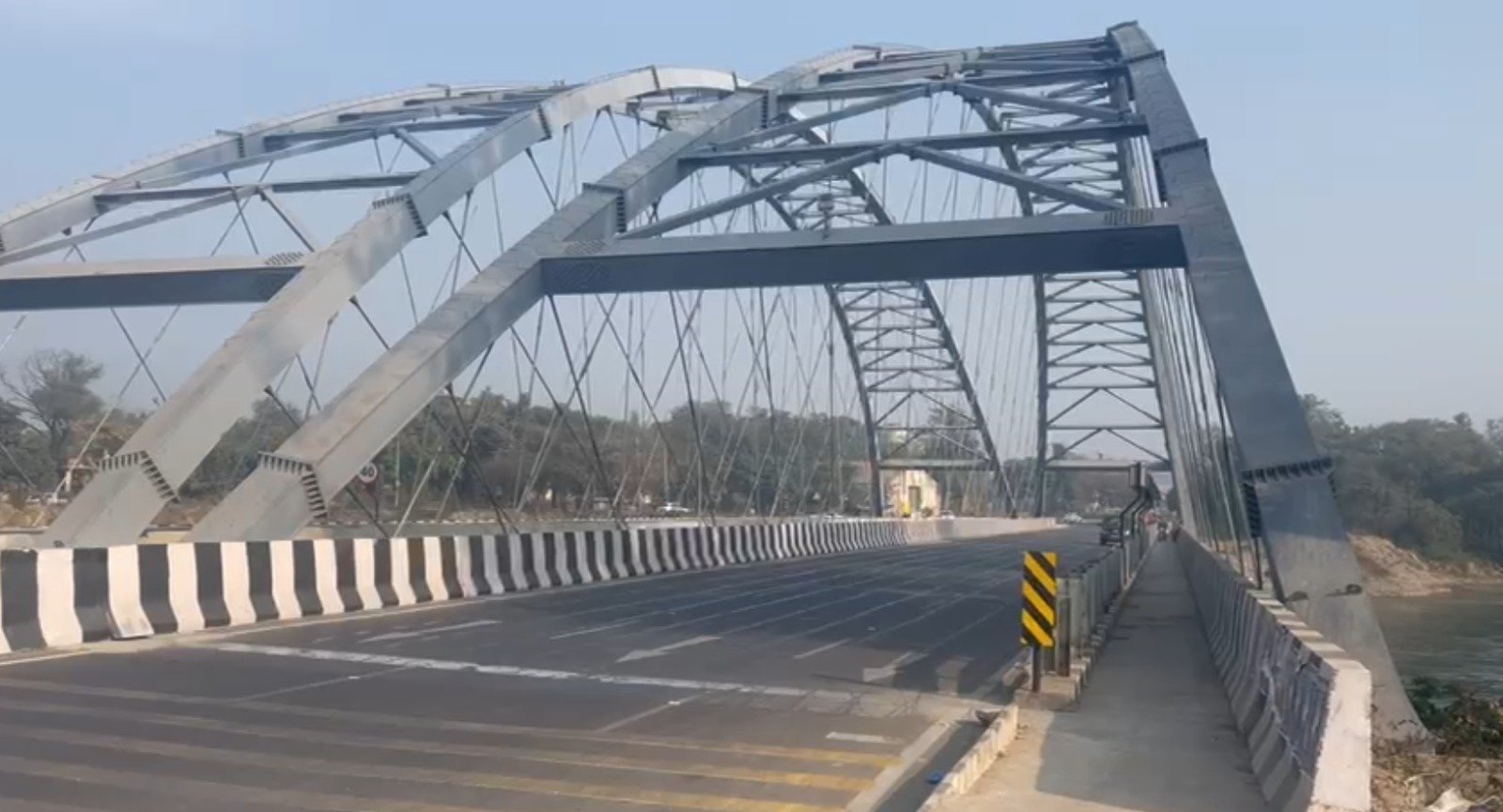 ਰੋਪੜ ‘ਚ ਸਰਹਿੰਦ ਨਹਿਰ ‘ਤੇ ਬਣੇ ਪੁਲ ਤੋਂ ਲੰਘਣਾ ਹੈ ਤਾਂ ਸਾਵਧਾਨ! ਚੋਰਾਂ ਨੇ ਕੀਤਾ ਵੱਡਾ ਕਾਰਾ