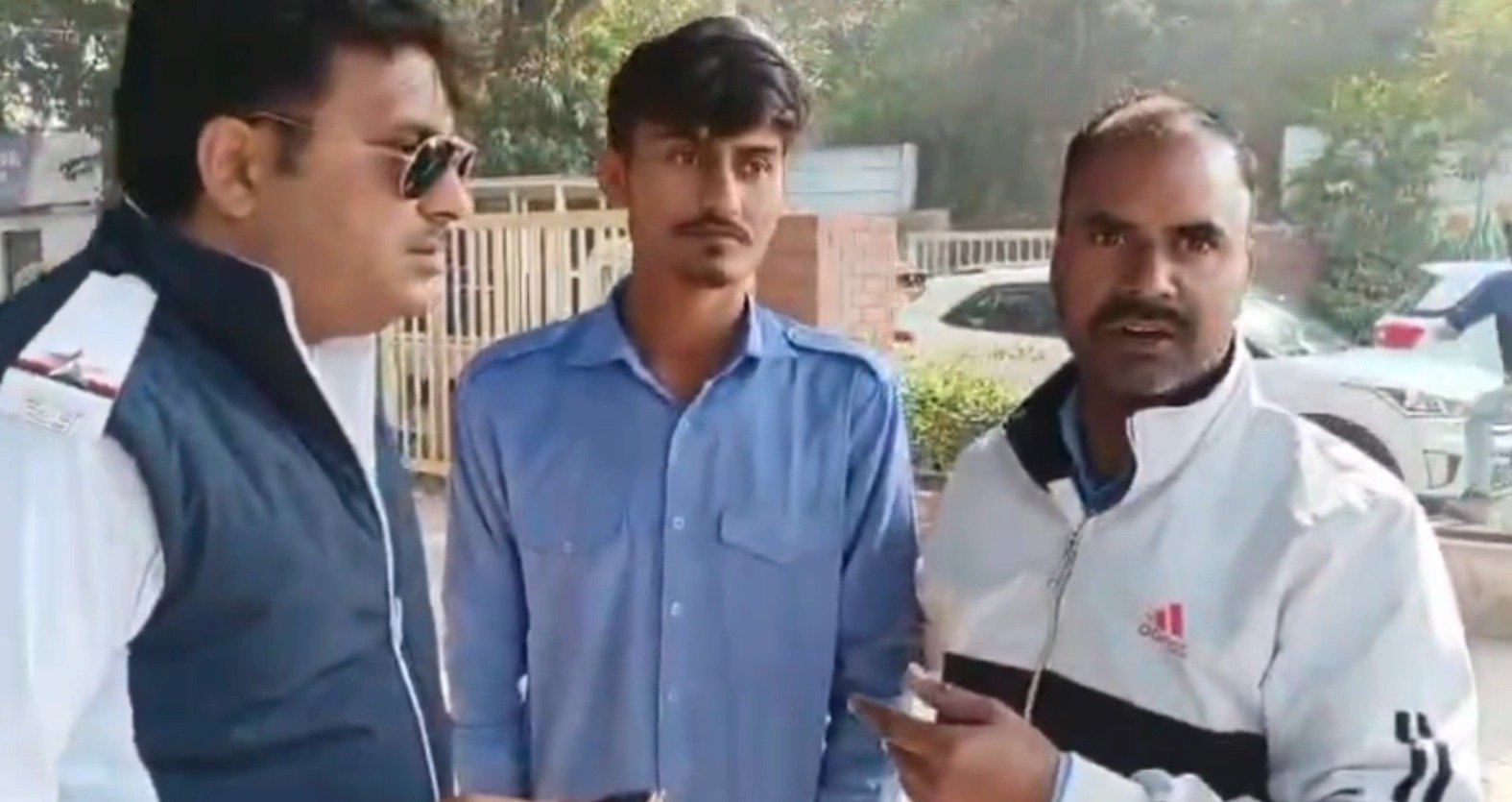 गुरूग्राम में ट्रैफिक पुलिस बनी रक्षा दूत, गाड़ी में बेहोश हुए ड्राइवर की ऐसे बचाई जान