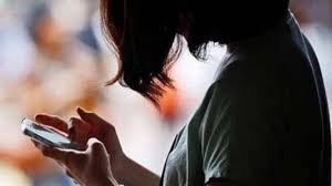 15 ਪਿੰਡਾਂ ਵਿੱਚ ਔਰਤਾਂ ਲਈ ਸਮਾਰਟਫੋਨ ਦੀ ਵਰਤੋਂ ‘ਤੇ ਪਾਬੰਦੀ ਲਗਾਉਣ ਦਾ ਫੈਸਲਾ ! ਜਾਣੋ ਕਿਉਂ