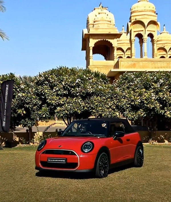 Mini Cooper Convertible ਨੇ ਲਾਂਚ ਹੁੰਦਿਆਂ ਹੀ ਕੀਤਾ ਕਮਾਲ, 24 ਘੰਟਿਆਂ 'ਚ sold out, ਜਾਣੋ ਕੀਮਤਾਂ ਤੇ ਫੀਚਰਸ