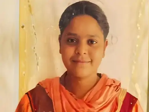 ਵਿਆਹ ਤੋਂ ਇਨਕਾਰ ਕਰਨ ‘ਤੇ ਸੜਕ ਦੇ ਵਿਚਕਾਰ ਕੁੜੀ ਦਾ ਕੀਤਾ ਕਤਲ, ਡਿਊਟੀ ਤੋਂ ਵਾਪਸ ਘਰ ਆ ਰਹੀਂ ਮਹਿਲਾ