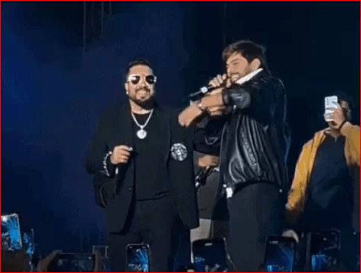 ਲਾਈਵ ਸ਼ੋਅ ‘ਚ ‘ਖਟੋਲਾ’ ਲੈ ਕੇ ਪਹੁੰਚੇ ਮਾਸੂਮ ਸ਼ਰਮਾ, ਗੁਰੂਗ੍ਰਾਮ ਵਿੱਚ ਪਾਬੰਦੀਸ਼ੁਦਾ ਗੀਤ ਗਾਉਣ ਤੋਂ ਕੀਤਾ ਇਨਕਾਰ; ਮੀਕਾ ਨੇ ਹੈਰਾਨੀਜਨਕ ਕੀਤੀ ਐਂਟਰੀ