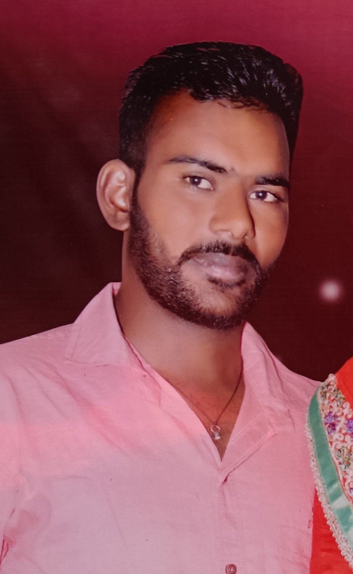 ਪਿੰਡ ਵਿੱਚ ਨੌਜਵਾਨ ਦੀ ਦਰੱਖਤ ਨਾਲ ਲਟਕਦੀ ਮਿਲੀ ਲਾਸ਼, ਪਤਨੀ ਤੇ ਆਸ਼ਿਕ ਗ੍ਰਿਫ਼ਤਾਰ