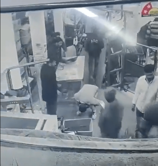 ਸਟੋਰ ਵਿੱਚ ਰੱਖੀ ਪਰਫਿਊਮ ਵਰਤਣ ’ਤੇ ਡਿਲੀਵਰੀ ਬੁਆਏ ਨਾਲ ਮਾਲਕ ਵੱਲੋਂ ਕੁੱਟਮਾਰ, ਮਾਮਲਾ ਦਰਜ