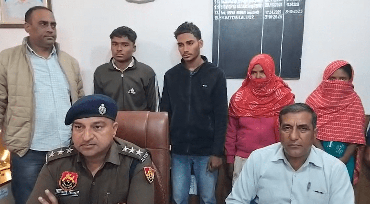 रेवाड़ी पुलिस का बड़ा एक्शन, इंटर स्टेट इनामी ‘गुलेल गैंग’ ध्वस्त, 2 महिलाएं समेत 4 बदमाश गिरफ्तार