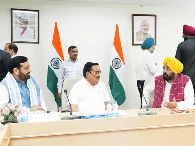 ਪੰਜਾਬ–ਹਰਿਆਣਾ ਦੇ ਮੁੱਖ ਮੰਤਰੀ ਚੰਡੀਗੜ੍ਹ ਵਿੱਚ ਕਰਨਗੇ ਮੀਟਿੰਗ,SYL ਨਹਿਰ ਵਿਵਾਦ ’ਤੇ ਇੱਕ ਵਾਰ ਫਿਰ ਗੱਲਬਾਤ