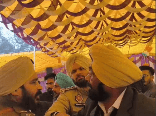 ਨਗਰ ਕੌਂਸਲ ਪ੍ਰਧਾਨ ਦੇ ਬਿਆਨ ਨਾਲ ‘ਆਪ’ ਘੇਰੇ ਵਿੱਚ, ਵਿਰੋਧੀ ਪਾਰਟੀਆਂ ਦਾ ਤਿੱਖਾ ਹਮਲਾ