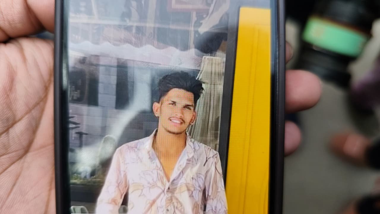 ਨਾਕੇ ‘ਤੇ ਹਾਦਸਾ: 21 ਸਾਲਾ ਨੌਜਵਾਨ ਦੀ ਮੌਤ, ਪਰਿਵਾਰ ਨੇ ਪੁਲਿਸ ‘ਤੇ ਲਾਏ ਗੰਭੀਰ ਦੋਸ਼