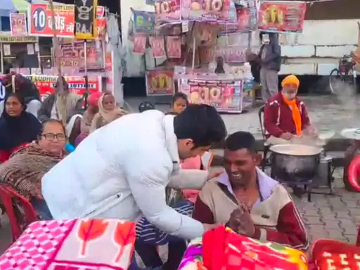 ਪਠਾਨਕੋਟ ਵਿੱਚ ਭਿਖਾਰੀ ਨੇ ਵੰਡੇ 500 ਗਰਮ ਕੰਬਲ, ਕਿਹਾ 10-10 ਰੁਪਏ ਜੋੜ ਕੇ ਕੀਤਾ ਪ੍ਰਬੰਧ