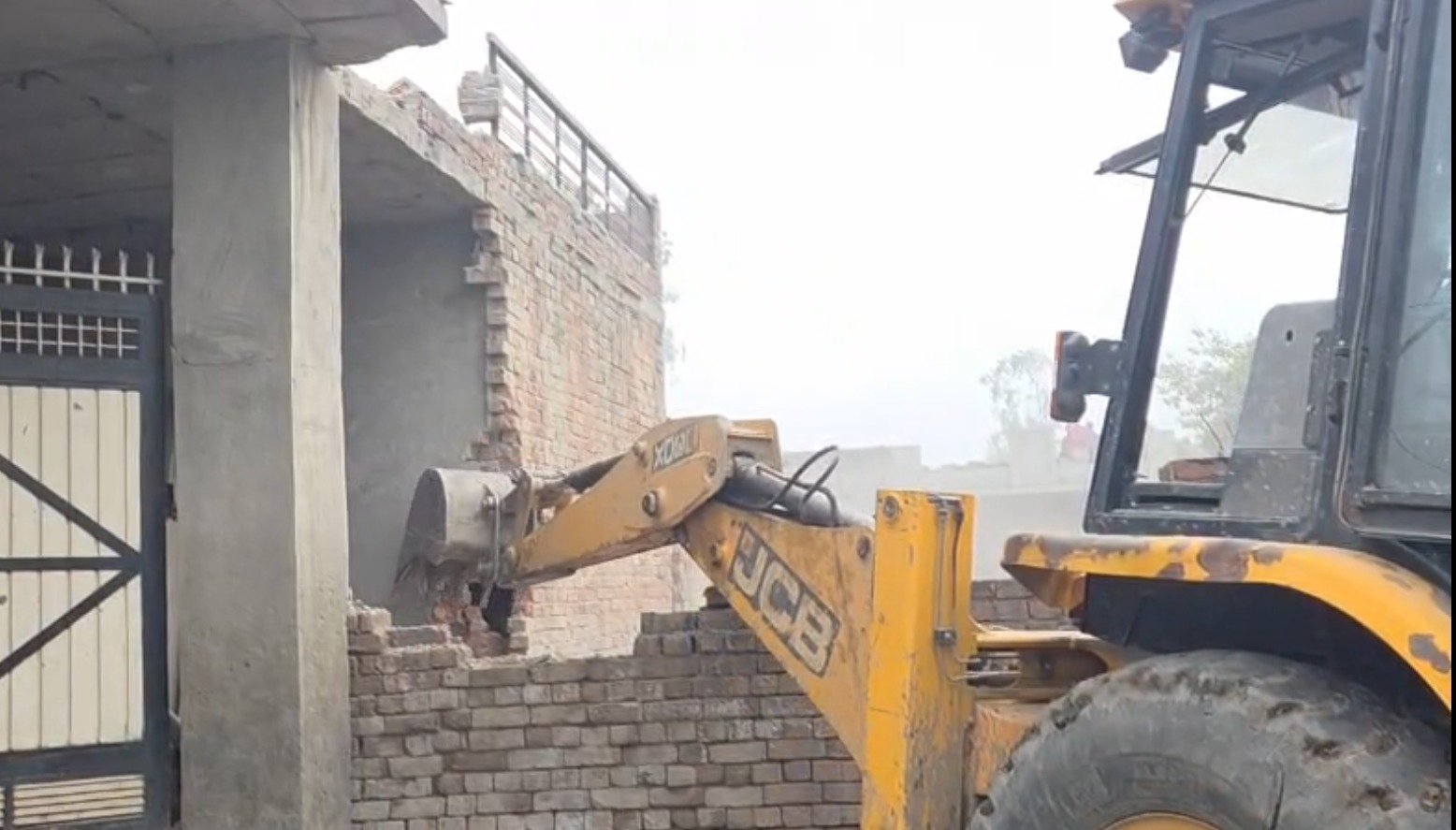 ‘ਯੁੱਧ ਨਸ਼ਿਆਂ ਵਿਰੁੱਧ’ ਮੁਹਿੰਮ ਦੇ ਚਲਦੇ ਨਸ਼ਾ ਤਸਕਰ ਦੀ ਉਸਾਰੀ ‘ਤੇ ਚਲਿਆ ‘ਪੀਲਾ ਪੰਜਾ’