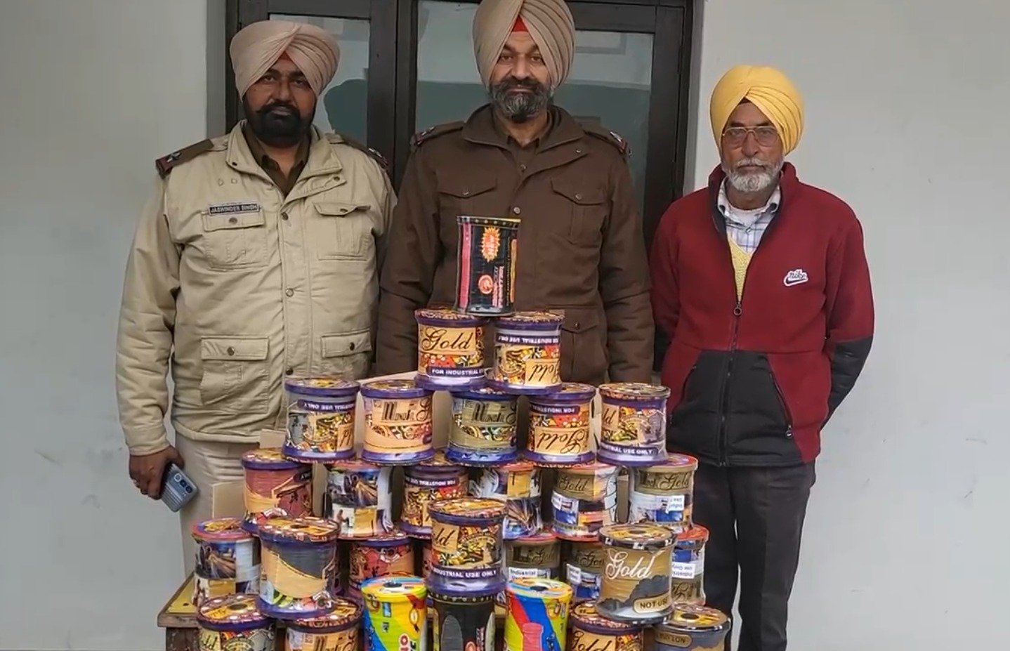 ‘ਚਾਈਨਾ ਡੋਰ’ ਦੀ ਵਿਕਰੀ ‘ਤੇ ਪੁਲਿਸ ਦਾ ਸਖ਼ਤ ਐਕਸ਼ਨ, ਡੋਰ ਦੇ 90 ਗੱਟੂ ਸਮੇਤ ਕੀਤੇ ਬਰਾਮਦ