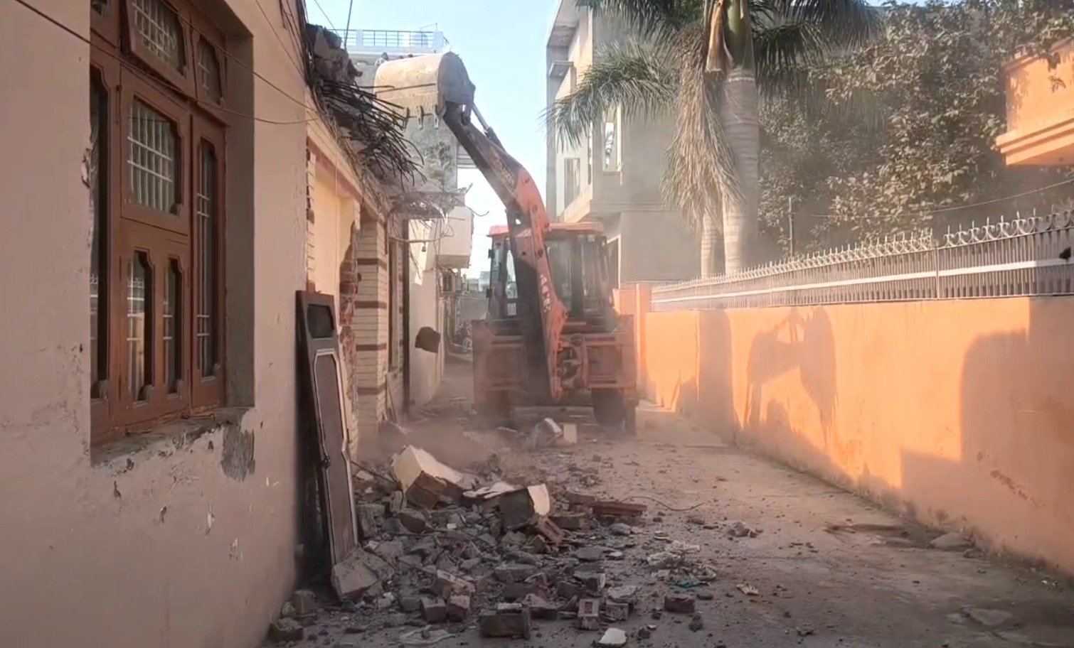 ਪੰਜਾਬ ਪੁਲਿਸ ਦੀ ਵੱਡੀ ਕਾਰਵਾਈ, ਨਸ਼ਾ ਤਸਕਰ ਦੇ ਘਰ ‘ਤੇ ਚਲਿਆ ‘ਪੀਲਾ ਪੰਜਾ’