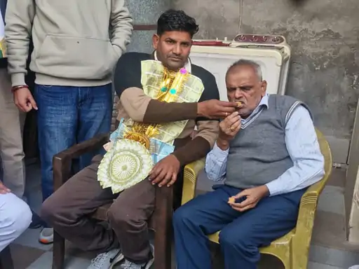 हरियाणा में ड्राइवर की निकली 10 करोड़ की लाॅटरी; बेटे ने कहा- अब तो थार गाड़ी लेंगे