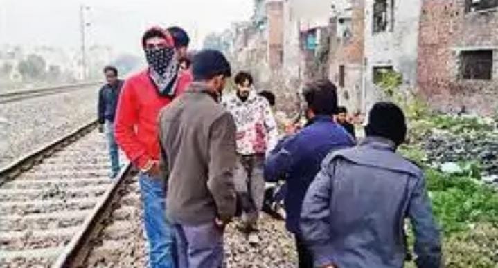 ਜ਼ੀਰਕਪੁਰ ‘ਚ ਪਤੰਗ ਉਡਾਉਂਦੇ ਬੱਚਿਆਂ ਨੂੰ ਯਾਤਰੀ ਰੇਲ ਨੇ ਕੁਚਲਿਆ, ਮੌਕੇ ‘ਤੇ ਮੌਤ
