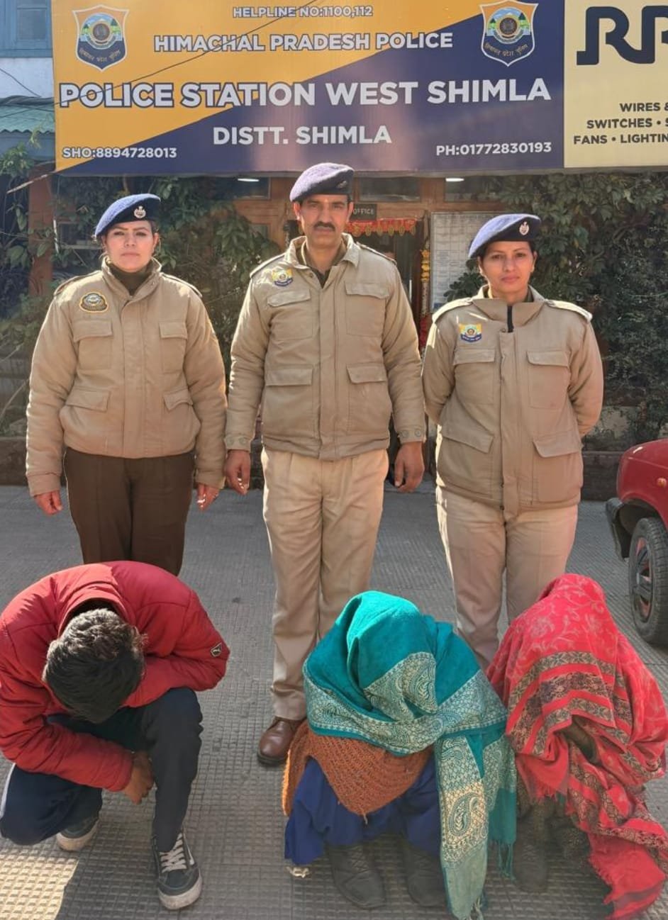 कॉपर तार चोरी करते तीन आरोपी रंगे हाथ गिरफ्तार