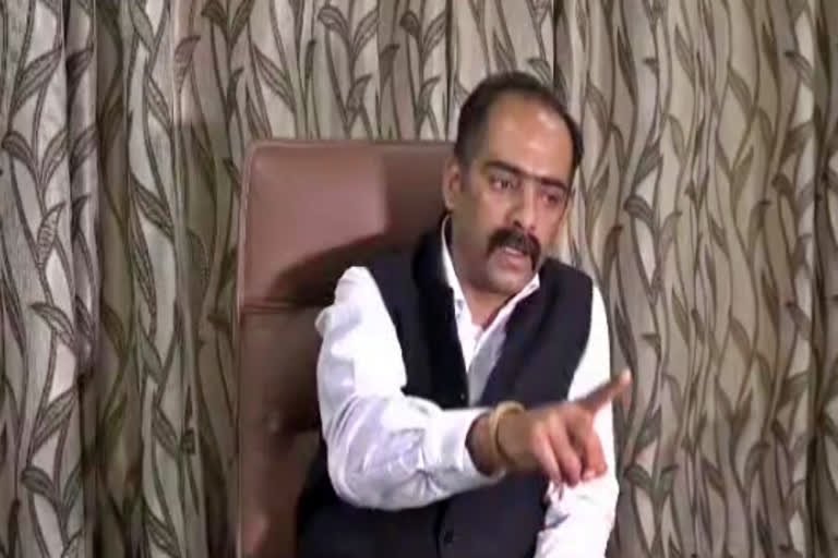 पंचायत चुनाव को लेकर सरकार को नहीं कोई डर : अनिरुद्ध सिंह