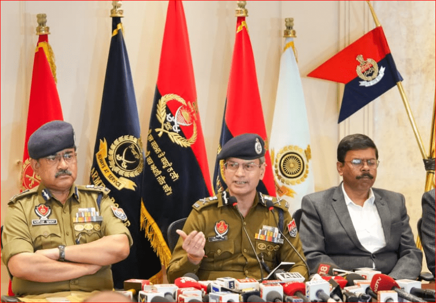 ‘ਆਪ੍ਰੇਸ਼ਨ ਪ੍ਰਹਾਰ-2’ ਨਾਲ ਕੰਬਿਆ ਅਪਰਾਧ ਜਗਤ: ਪੰਜਾਬ ਪੁਲਿਸ ਨੇ ਇੱਕੋ ਦਿਨ ‘ਚ 1200 ਤੋਂ ਵੱਧ ਅਪਰਾਧੀ ਕੀਤੇ ਗ੍ਰਿਫ਼ਤਾਰ