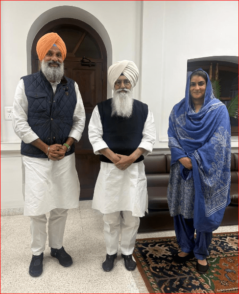 ਬਿਕਰਮ ਸਿੰਘ ਮਜੀਠੀਆ ਨੇ ਕੀਤੀ ਡੇਰਾ ਬਿਆਸ ਮੁਖੀ ਬਾਬਾ ਗੁਰਿੰਦਰ ਸਿੰਘ ਢਿੱਲੋਂ ਨਾਲ ਮੁਲਾਕਾਤ