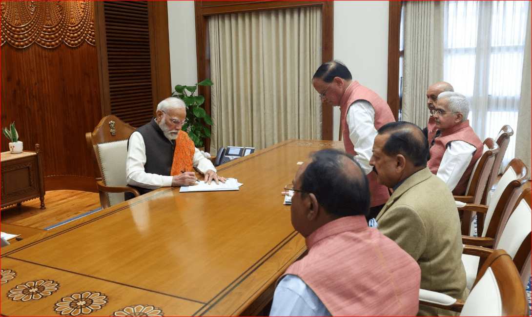 ‘ਸੇਵਾ ਤੀਰਥ’ ਵਿੱਚ ਪ੍ਰਧਾਨ ਮੰਤਰੀ ਮੋਦੀ ਨੇ ਸਭ ਤੋਂ ਪਹਿਲਾਂ ਕਿਹੜੀ ਫਾਈਲ ‘ਤੇ ਕੀਤੇ ਦਸਤਖਤ, ਨਵੇਂ ਪੀਐਮਓ ਵਿੱਚ ਕਿਹੜੇ ਫੈਸਲੇ ਲਏ ਗਏ?