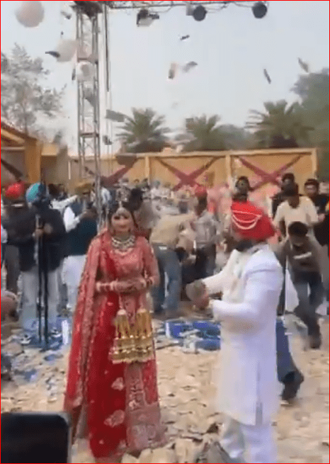 ਵਿਆਹ ‘ਚ ਲਾੜੇ ਨੇ ਕਰਾਈ ਧੰਨ-ਧੰਨ ਲੱਖਾਂ ਰੁਪਏ ਵਾਰ ‘ਤੇ ਲਾੜੀ ਉੱਪਰੋਂ