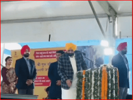 ‘ਮੋਦੀ-ਮੋਦੀ’ ਦੇ ਨਾਅਰਿਆਂ ‘ਚ ਘਿਰ ਗਏ CM ਮਾਨ, ਵਿਚਾਲੇ ਛੱਡਣਾ ਪਿਆ ਭਾਸ਼ਣ