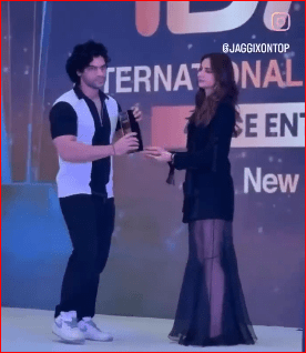 Lakshay Jaggi ਨੇ Rakul Preet Singh ਨੂੰ ਕੀਤਾ ਨਜ਼ਰਅੰਦਾਜ਼, ਵਾਇਰਲ ਵੀਡੀਓ ਨੇ ਇੰਟਰਨੈੱਟ ‘ਤੇ ਛੇੜੀ ਬਹਿਸ